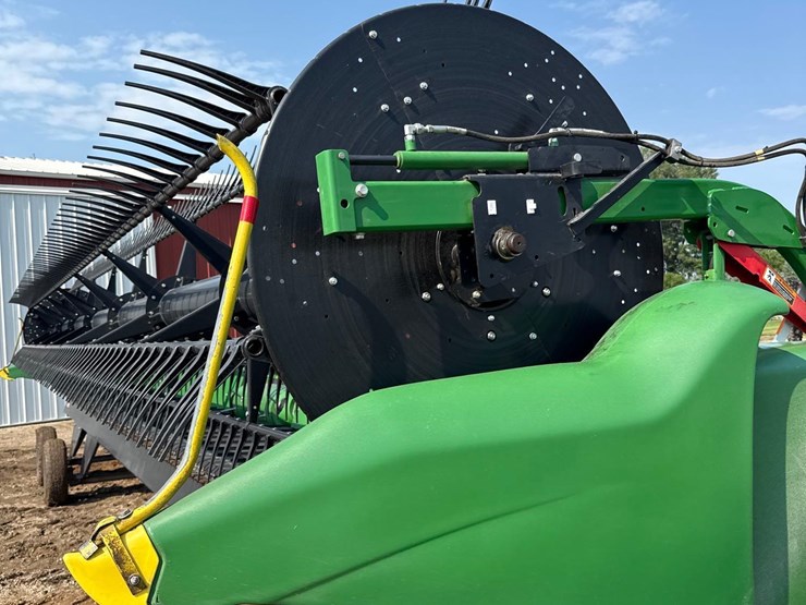 2018-john-deere-635fd-image-5