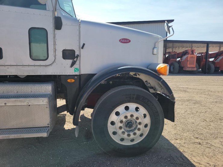2013-peterbilt-365-image-26