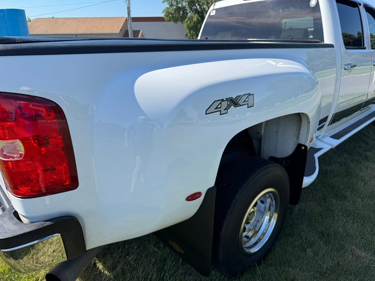 2007-chevrolet-3500-image-15