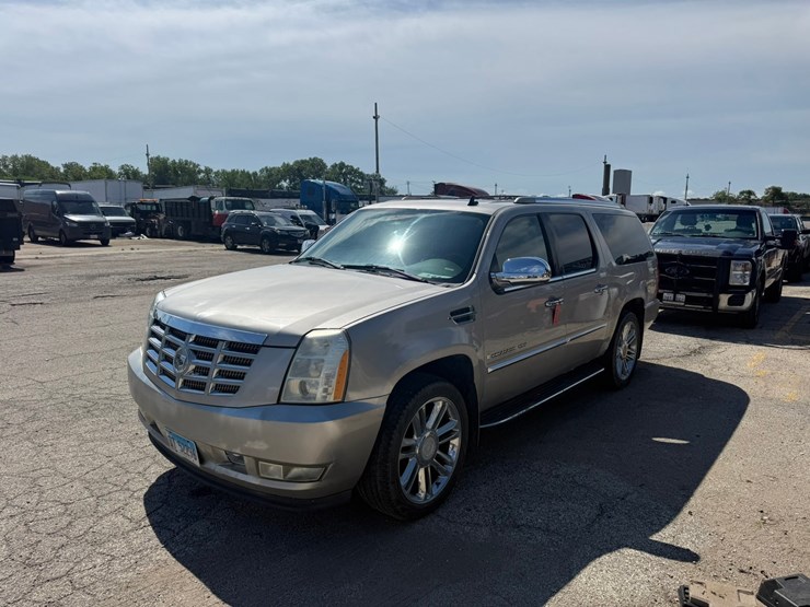 2008-cadillac-escalade-image-1