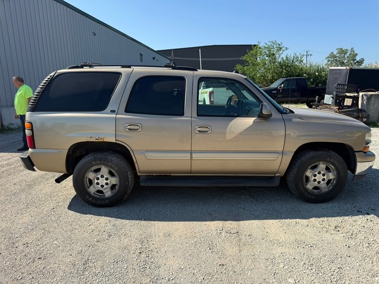 2005-chevrolet-tahoe-image-6