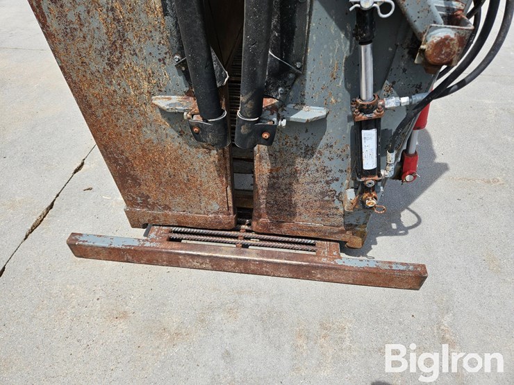 2021-moly-silencer-commercial-pro-wide-body-hydraulic-squeeze-chute-image-9