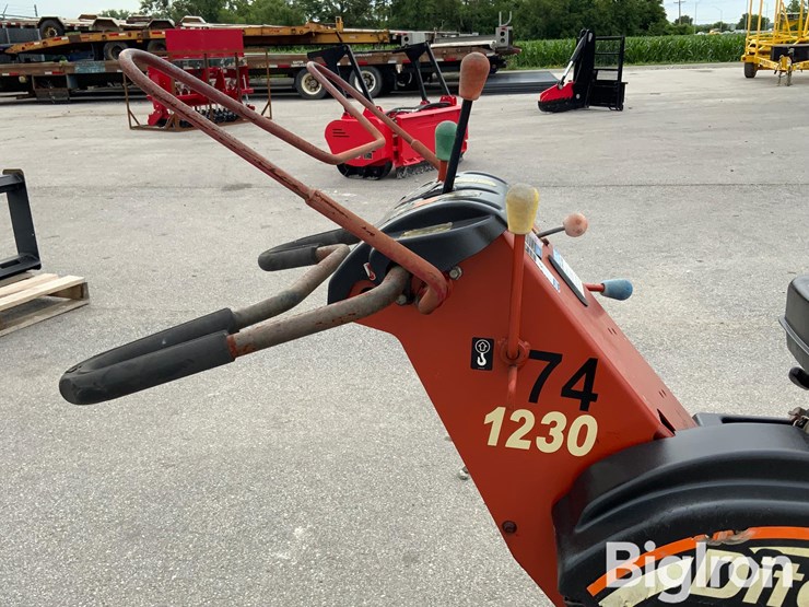 2005-ditch-witch-1230h-image-16