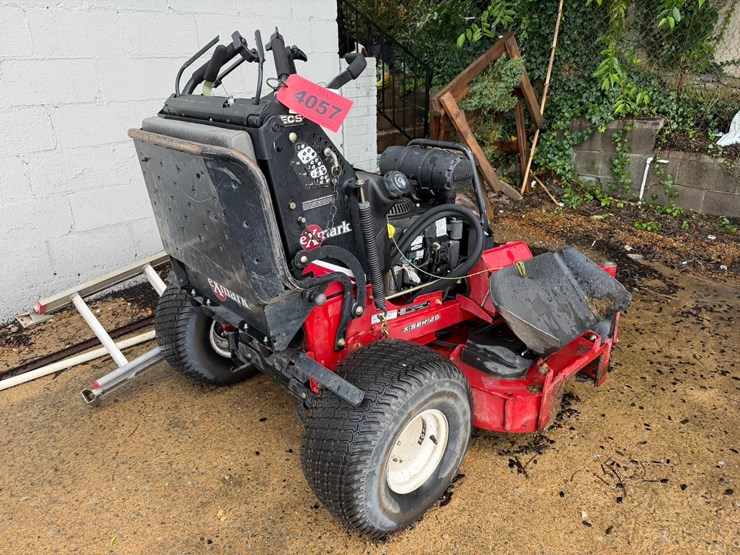 #4057-•-2016-exmark-52"-stand-on-mower-image-3