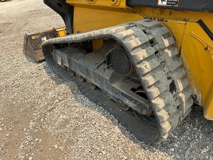 2023-deere-331g-image-17