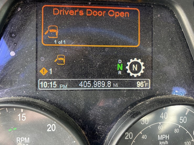 2019-peterbilt-567-image-11