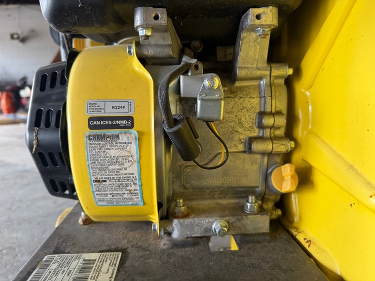#4059-•-2021-champion-224cc-walk-behind-blower-image-17