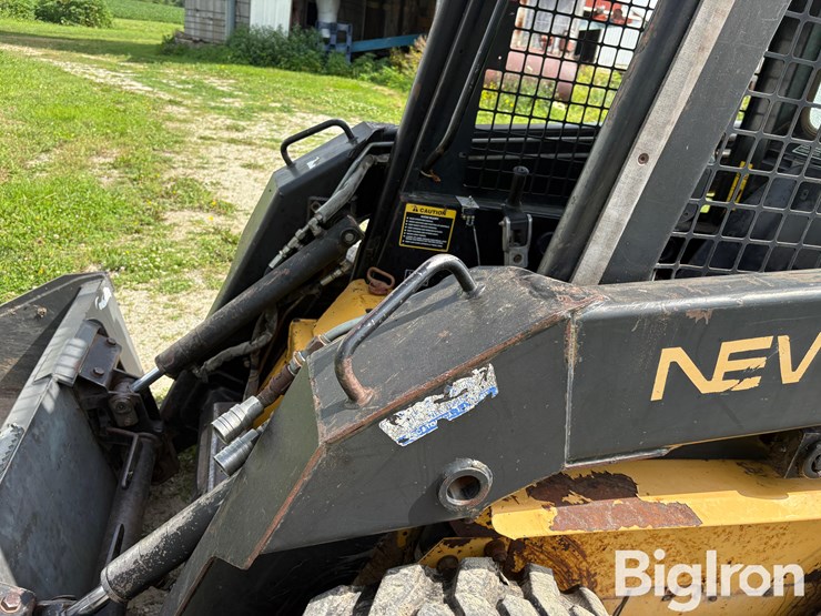 new-holland-lx565-image-10
