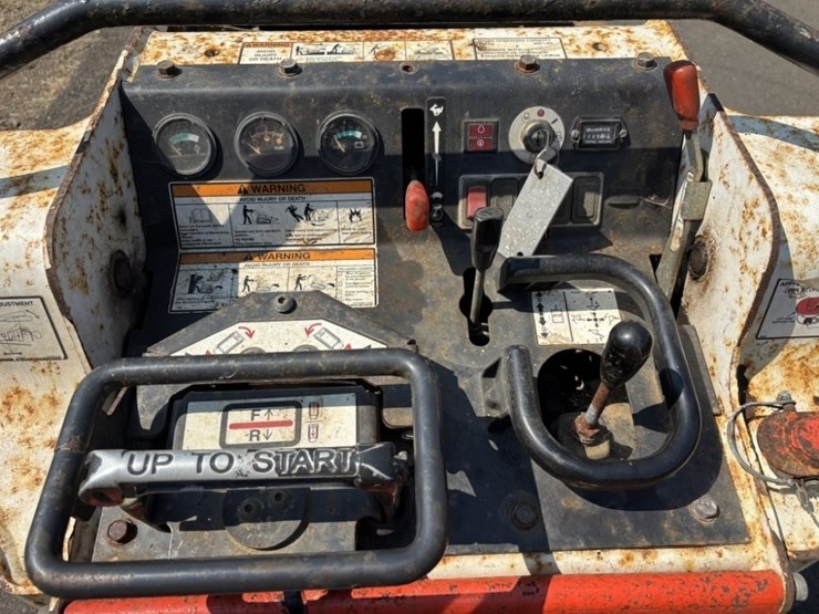 2012-bobcat-mt55-image-18