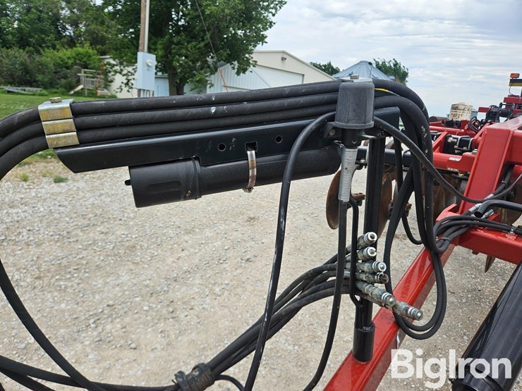 2014-case-ih-870-ecolo-tiger-7-shank-disk-ripper-image-12
