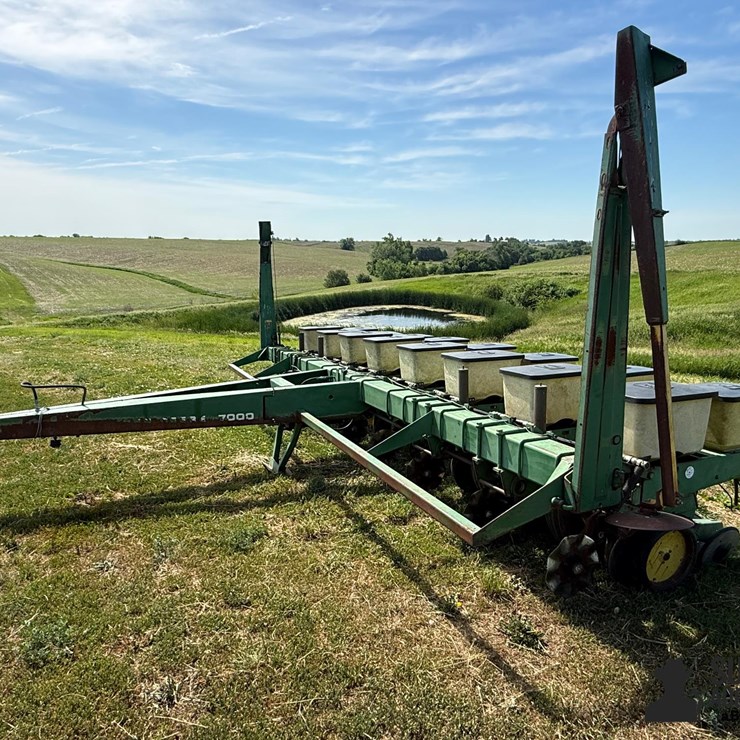 JOHN DEERE 7000