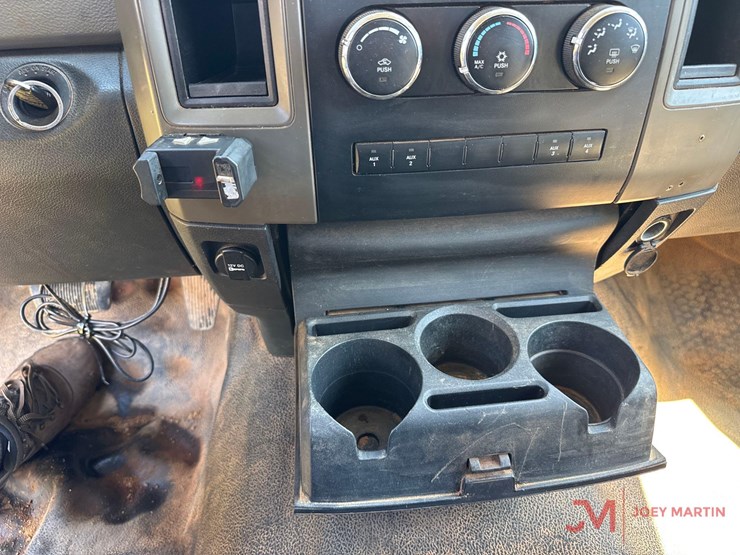 2012-dodge-3500hd-image-33