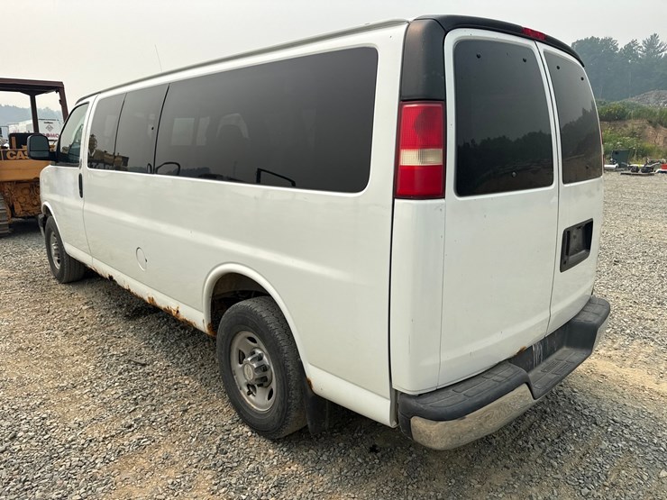 2007-chevrolet-3500-image-18
