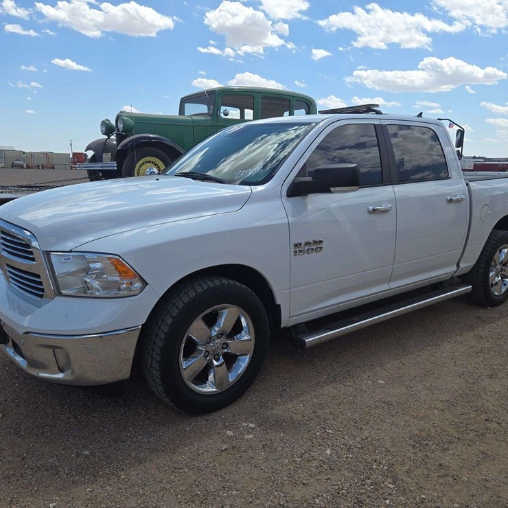 2017 RAM 1500 SLT