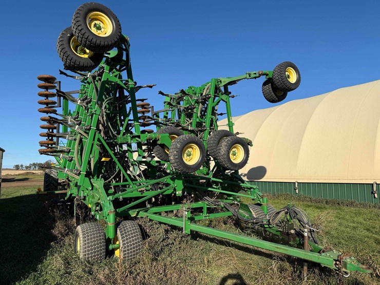 2013-john-deere-1830-image-1