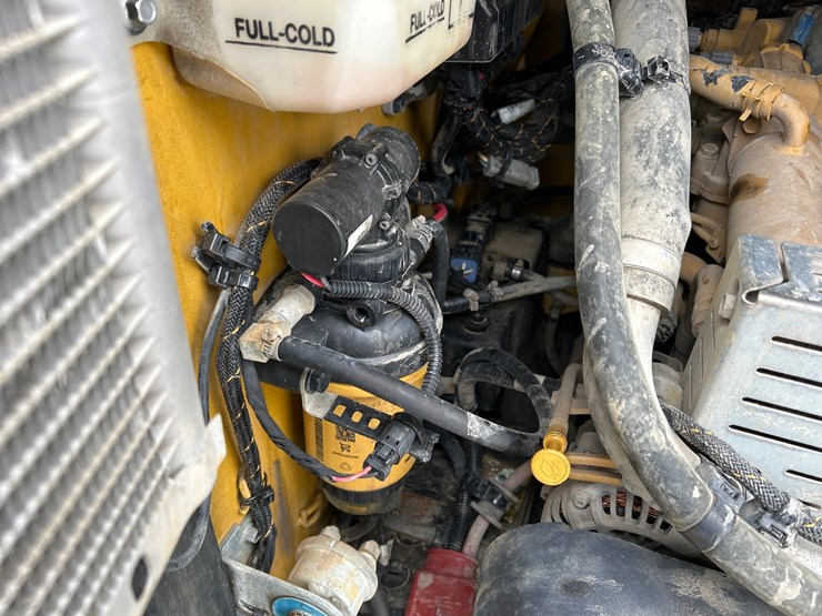 2022-caterpillar-262d3-image-34