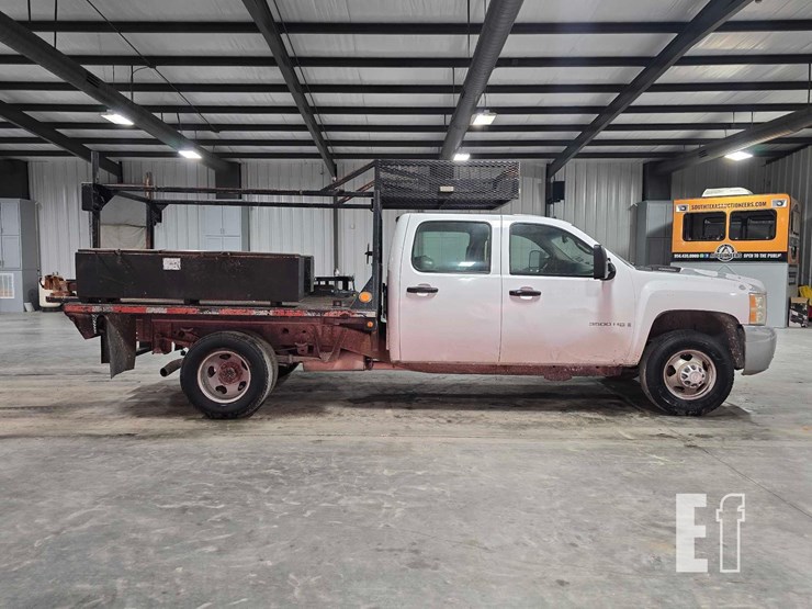 2009-chevrolet-silverado-3500-image-6