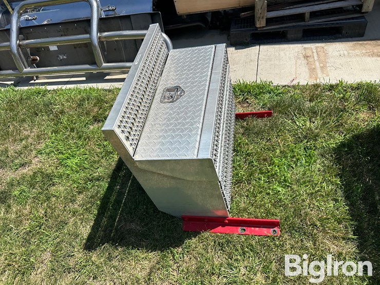 peterbilt-aluminum-step/battery-box-image-4
