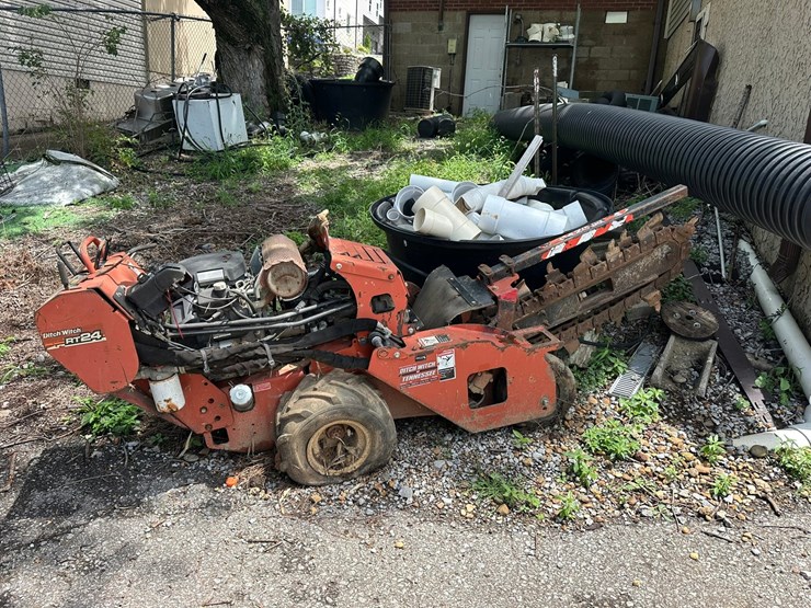 2010-ditch-witch-rt24-image-1
