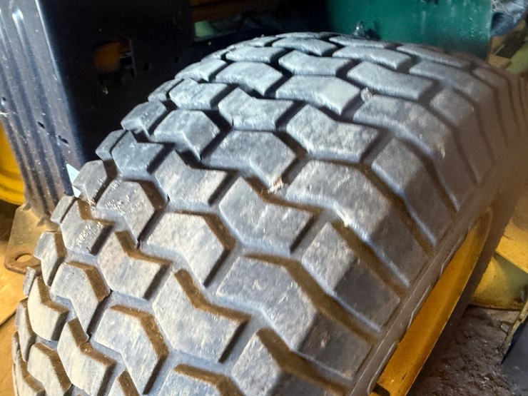 john-deere-145-image-21