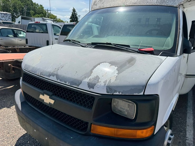 #1895-•-2007-chevy-etv-van-image-4