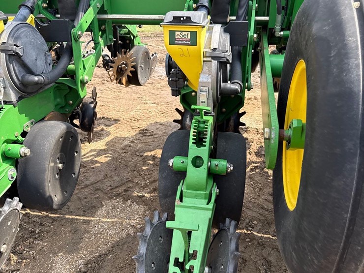 2006-john-deere-1770nt-image-13