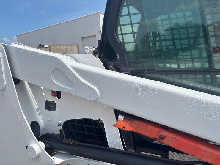 2013-bobcat-s630-image-10