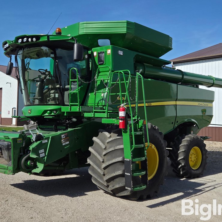 2017 JOHN DEERE S670