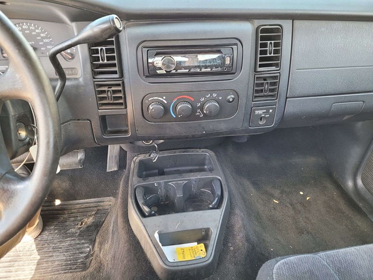 2004-dodge-dakota-image-16