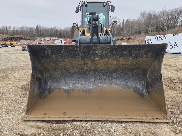 2012-deere-624k-image-8