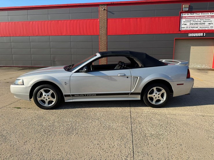 #1874-•-2002-ford-mustang-image-2