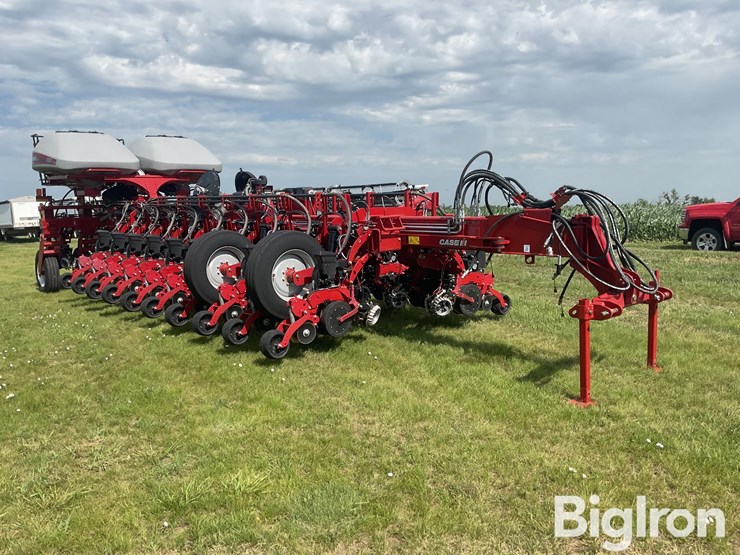 2024-case-ih-2150-image-3