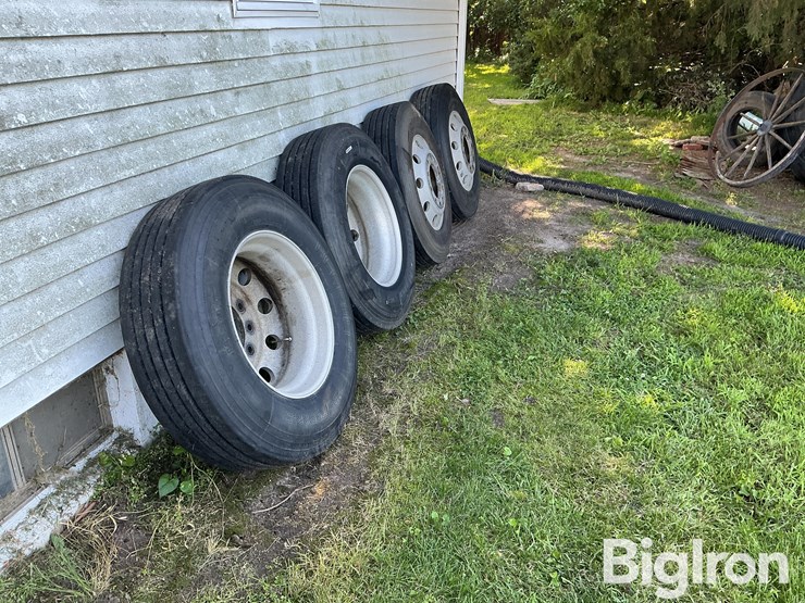 295/75r22.5-truck-tires-image-5