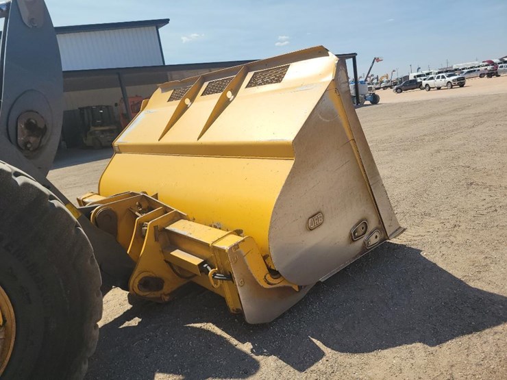 2022-john-deere-644-image-27