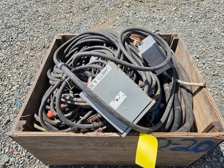 #6028-•-crate-of-misc-electrical-boxes-and-wires-image-5