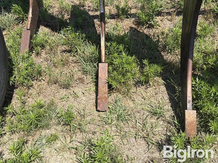 9-shank-3-pt-v-ripper-image-18