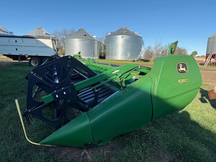 2009-john-deere-635d-image-2