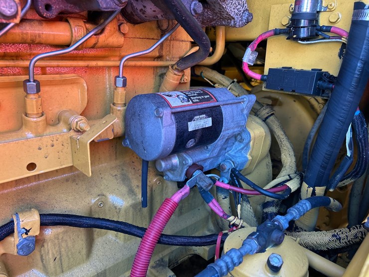 2012-deere-624k-image-55