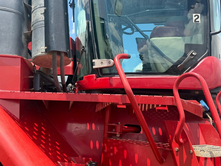 2014-case-ih-470-image-61