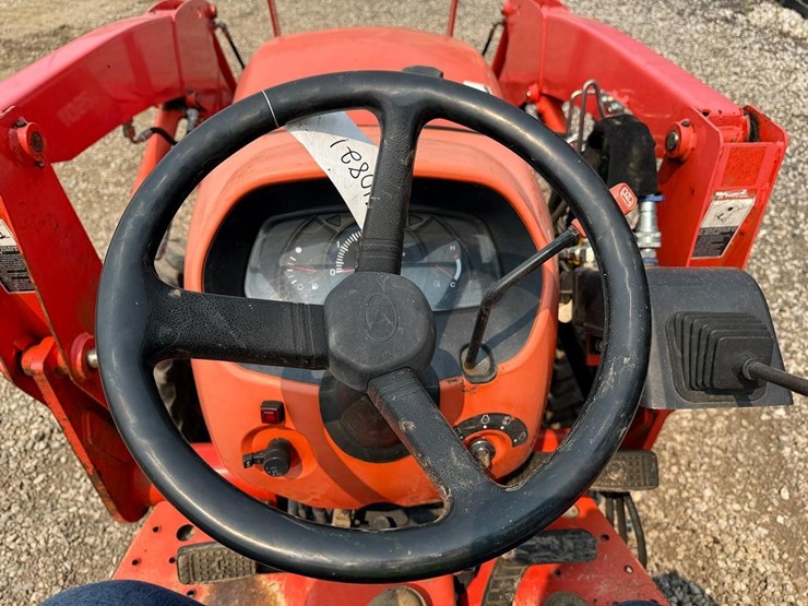 2019-kubota-l2501d-image-24
