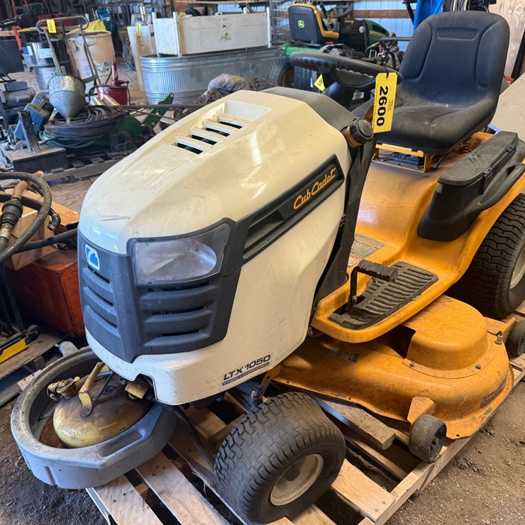 CUB CADET 1050