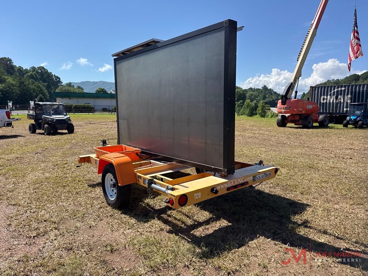towable-solar-tech-message-board-image-4