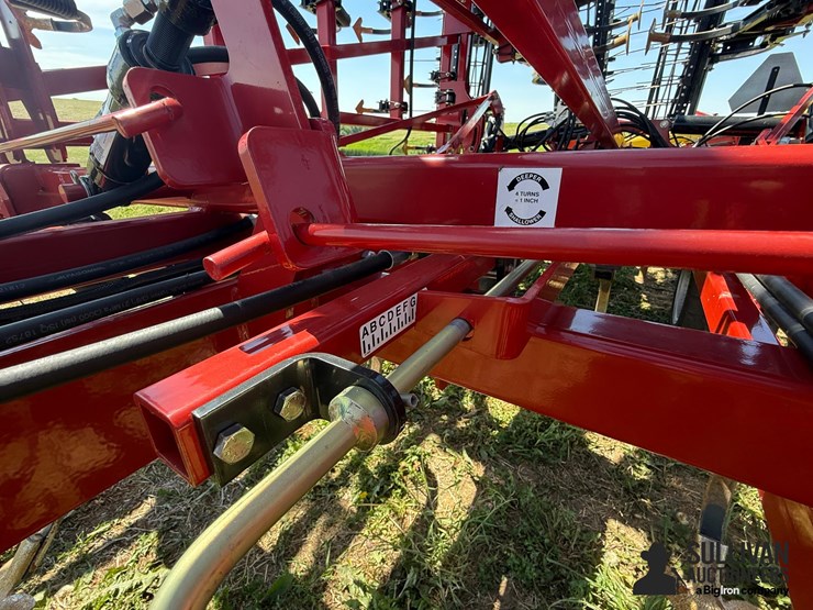 2023-case-ih-255-image-18