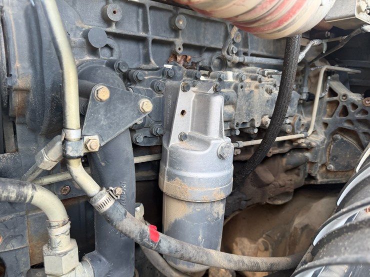 2014-case-ih-470-image-91