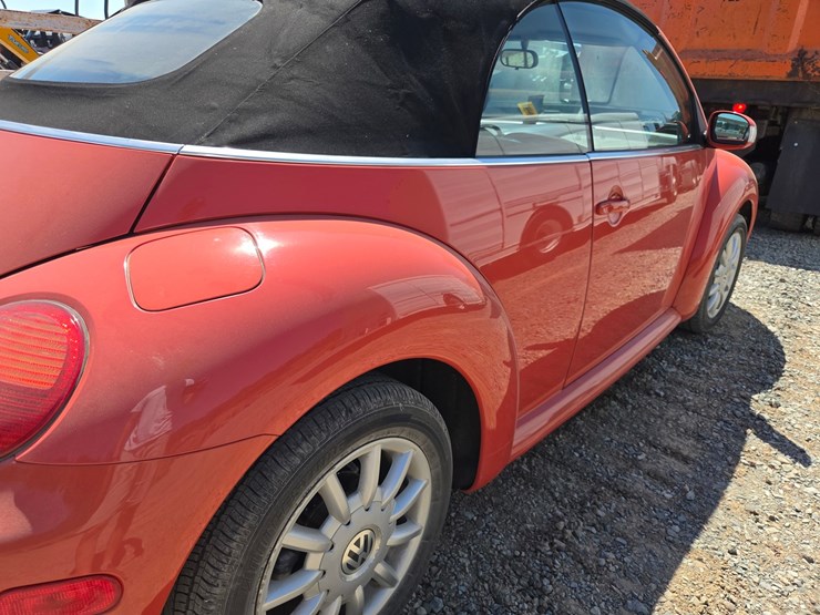 #61153-•-2005-volkswagen-convertible-image-16