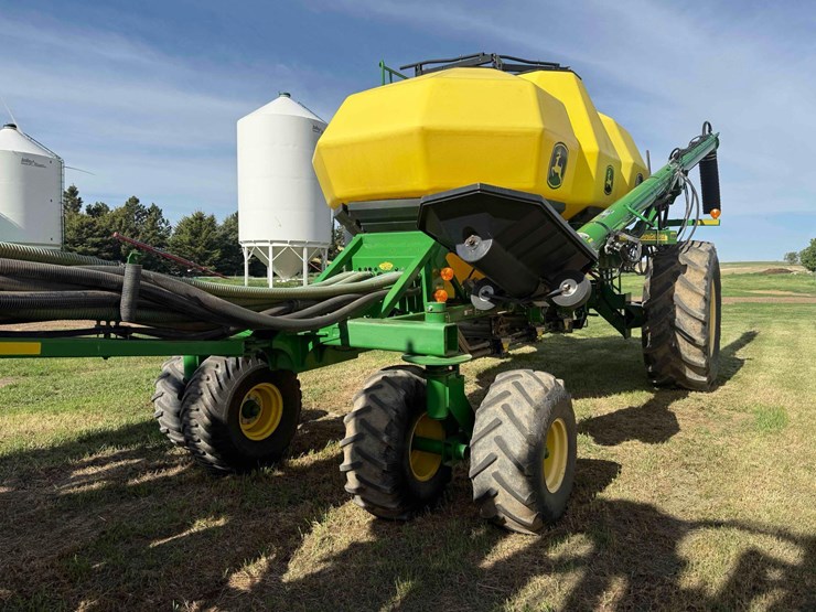 2013-john-deere-1830-image-30