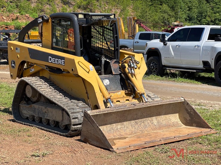 deere-ct332-image-1