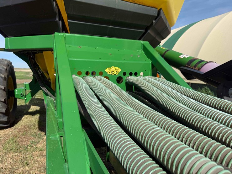 2013-john-deere-1830-image-33