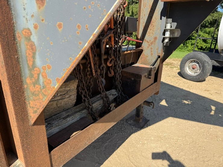 #1888-•-2004-friesen-welding-load-warrior-7-ton-gooseneck-trailer-image-35
