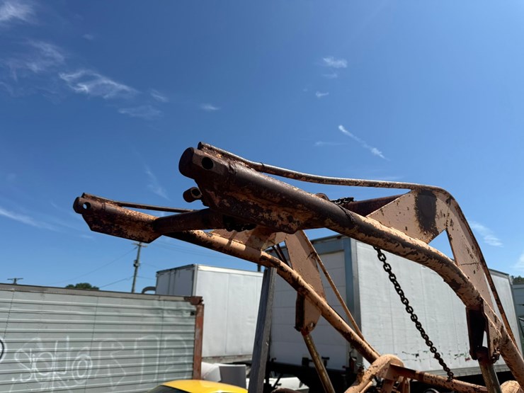 #2097-•-1953-ferguson-tractor-w/-trailer-image-9